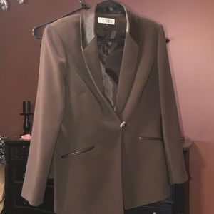 Gorgeous ladies pant suit